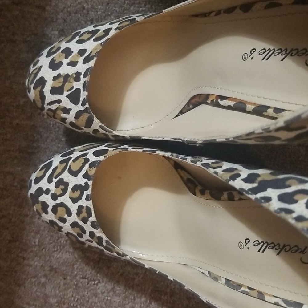 Leopard Platform Heels - Picture 9 of 9